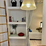 Near Ponte Vecchio: Central Luxury Flat